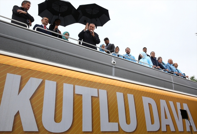 Cumhurbaşkanı Erdoğan AK Parti'nin seçim manifestosunu açıkladı